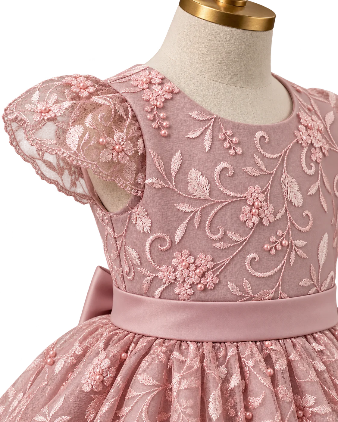Detalhe de Vestido Rosé Renda de Memórias